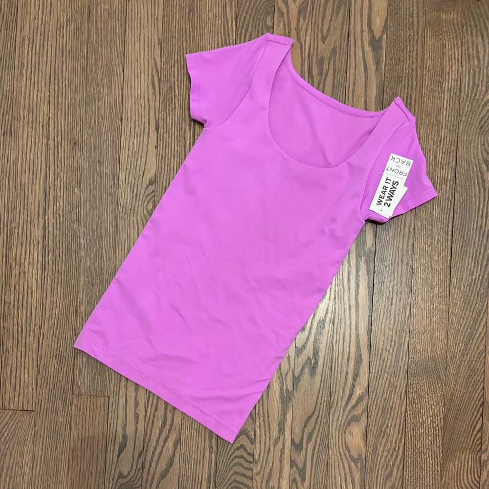 NWT Stretchy Athletic Short Sleeve Shirt Purple Size Small